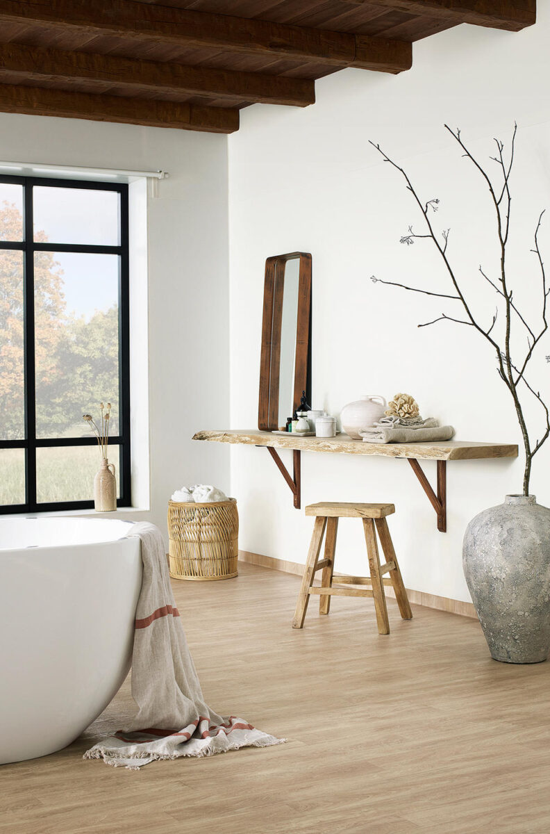 Tarkett Aquarelle våtromsvegg Soft Super White på bad