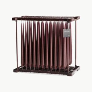 Stagelys 32 cm i Aubergine matt fra Ester & Erik i stativ