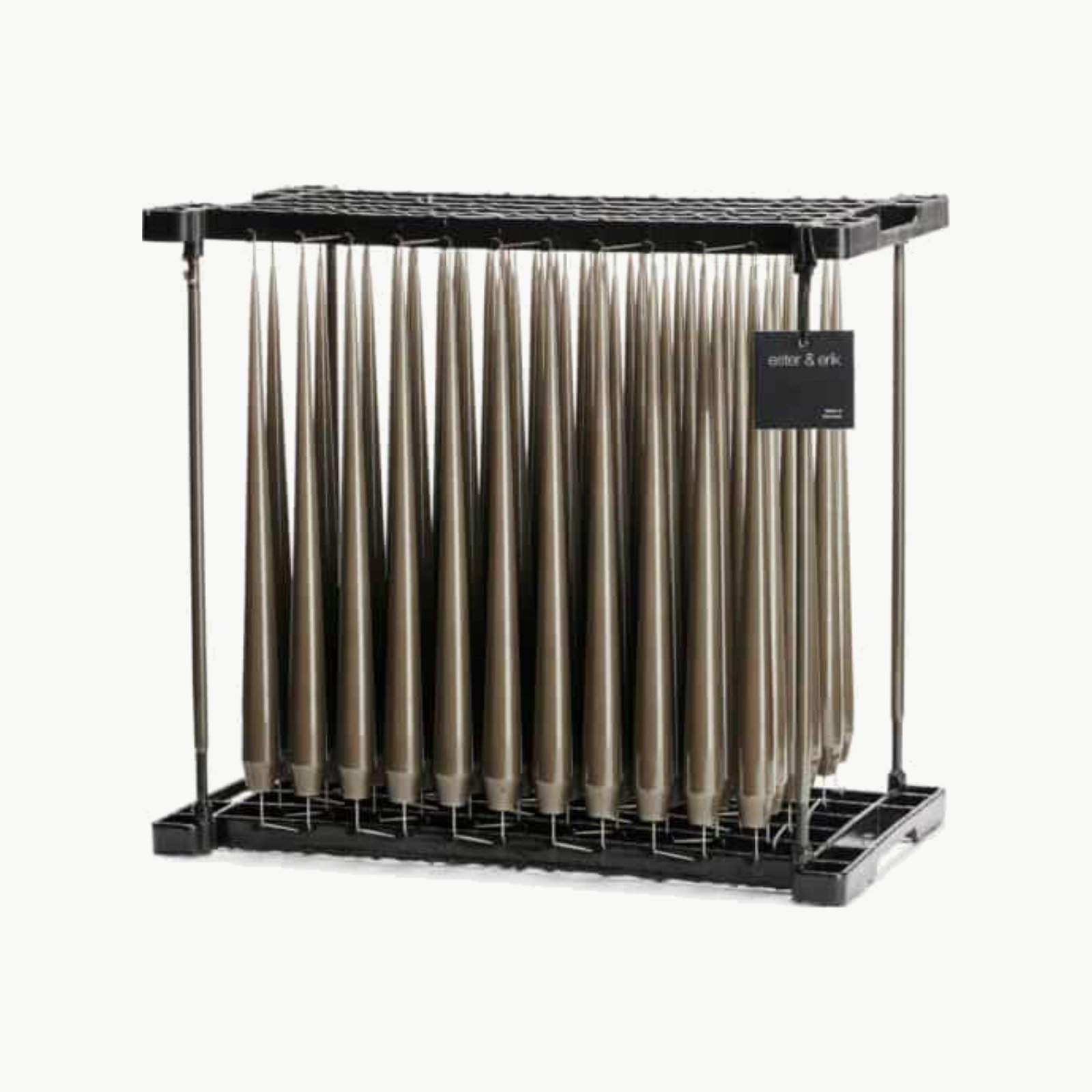 Stagelys 32 cm i Caviar matt fra Ester & Erik i stativ