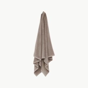 Høie Everyday håndkle i beige hengende